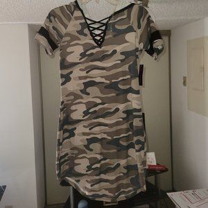 Camouflage cotton dress with hood